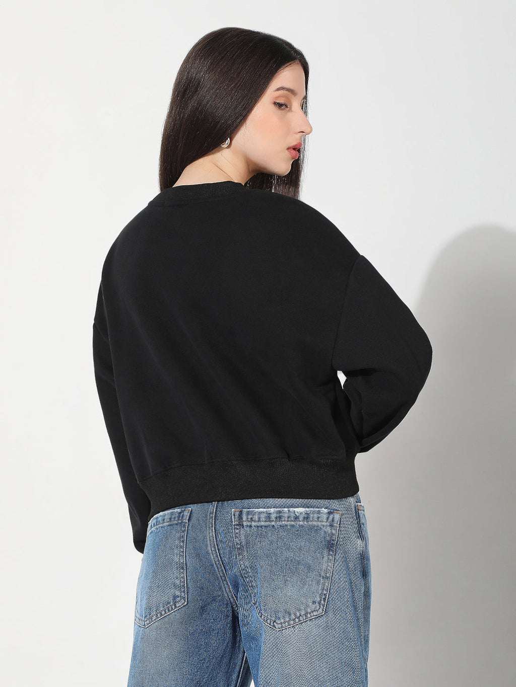 Women's Typography Black Crew Neck Long Sleeves Crop Top