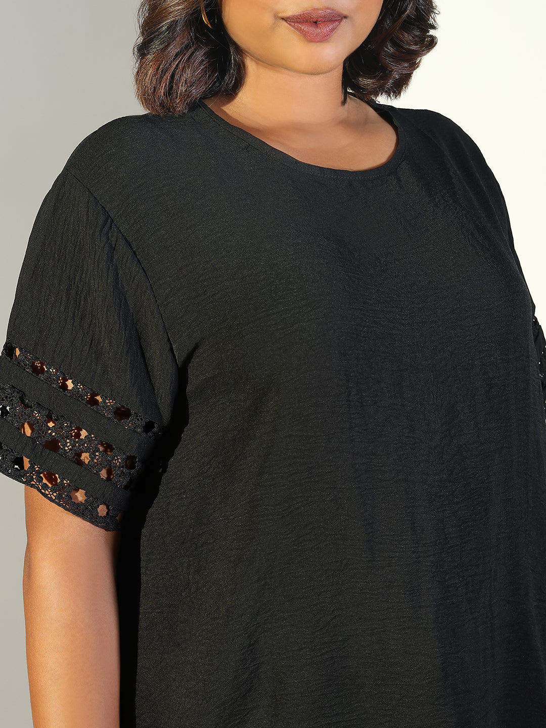 Women's Black Round Neck Top