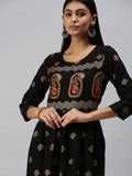 Women's Black Ethnic Motifs Printed Straight Kurta