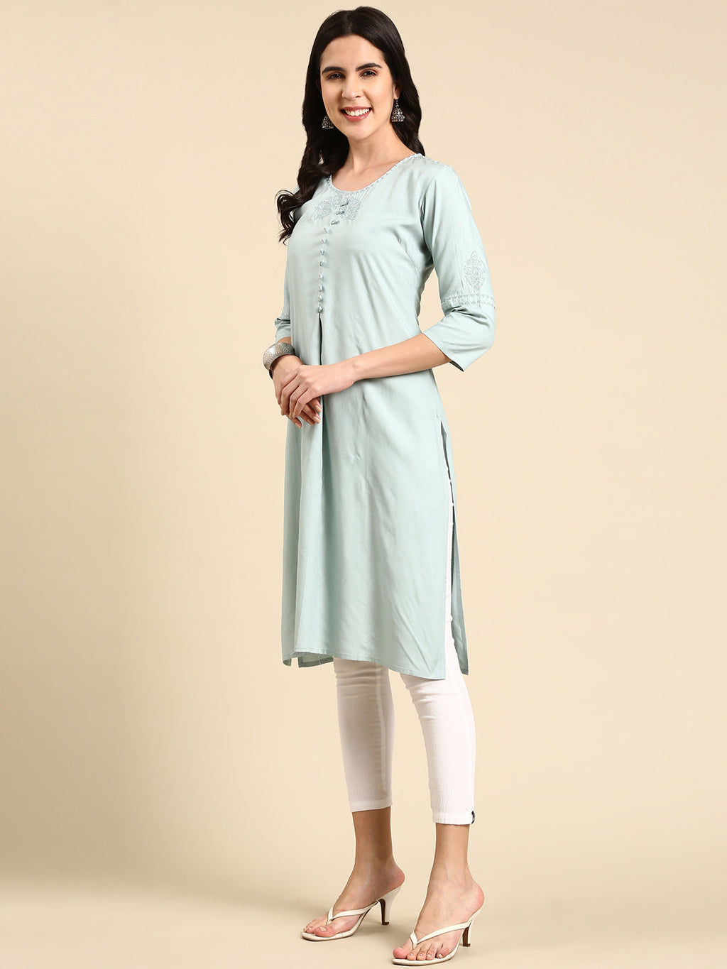 Women's Sea Green Floral Embroidered Straight Kurta