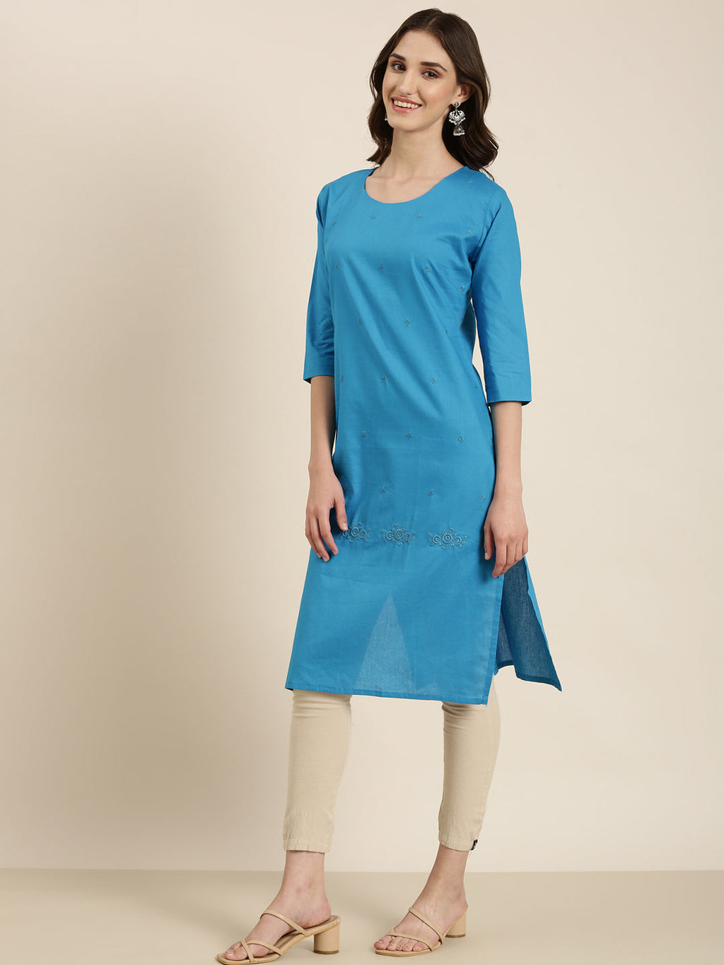 Women's Blue Embroidered Round Neck Straight Kurta