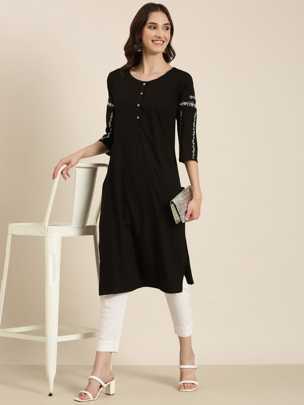 Women's Black Round Neck Straight Kurta