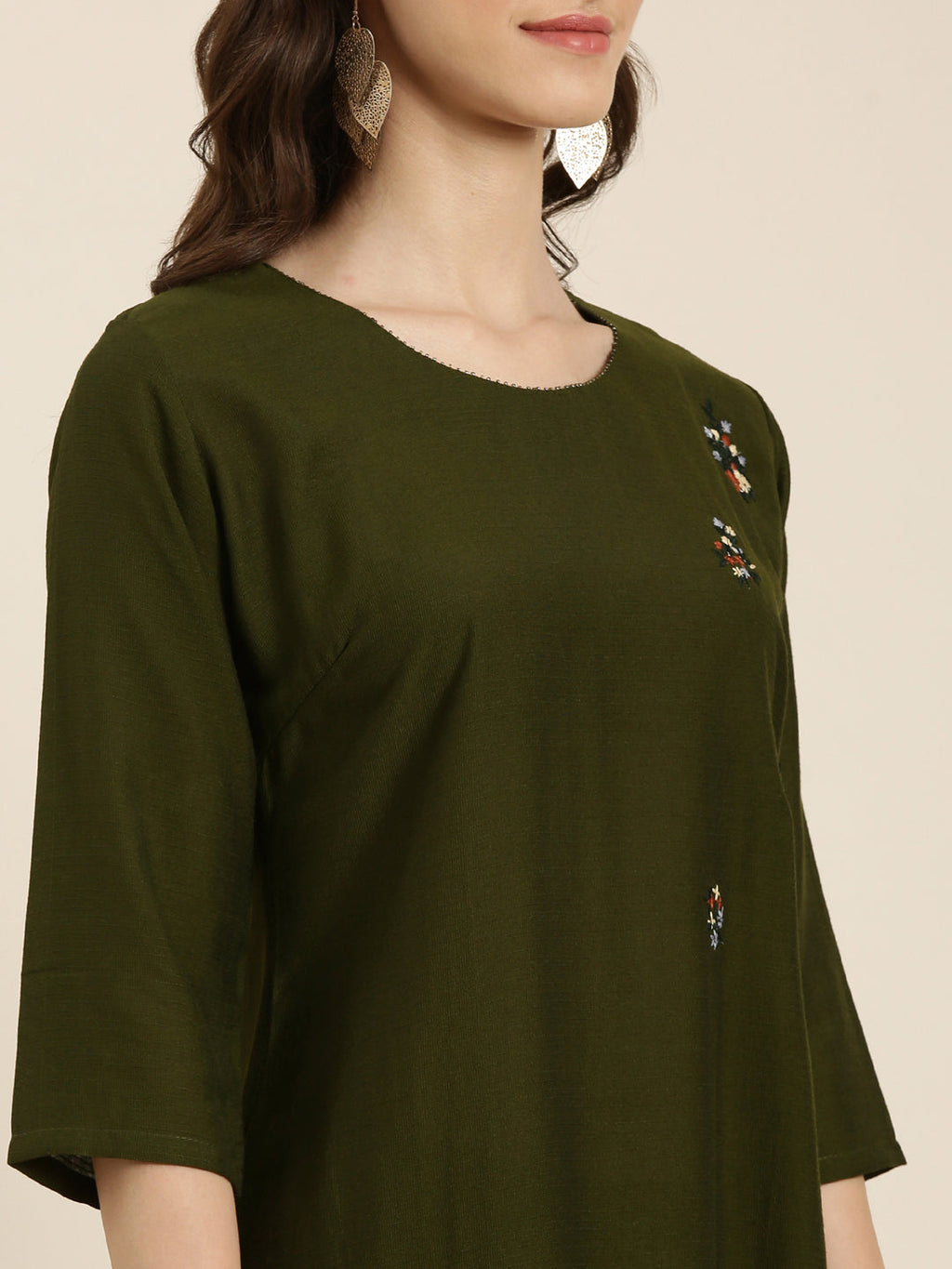 Women's Olive Round Neck Thread Work Straight Kurta