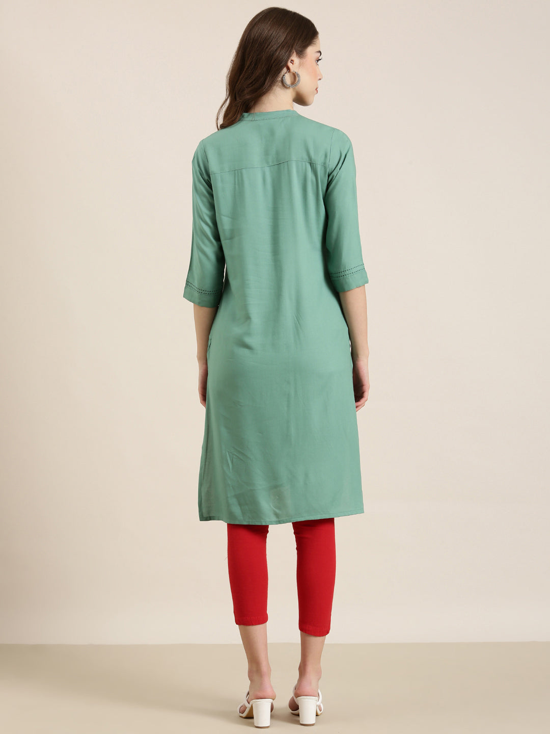 Women's Sea Green Mandarin Collar Thread Work Straight Kurta