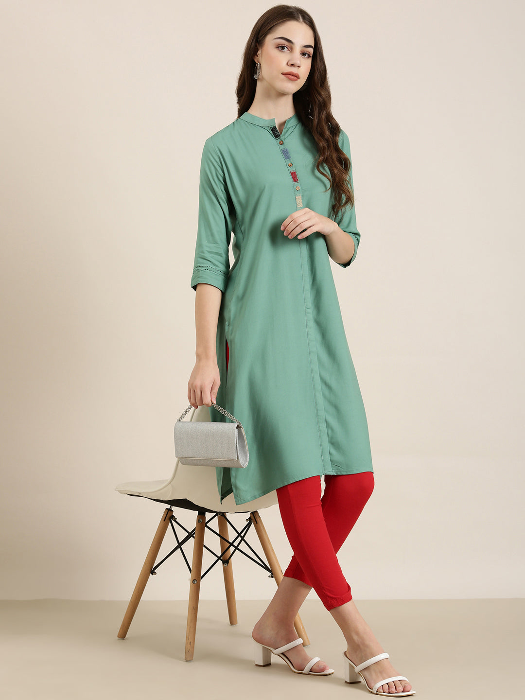 Women's Sea Green Mandarin Collar Thread Work Straight Kurta