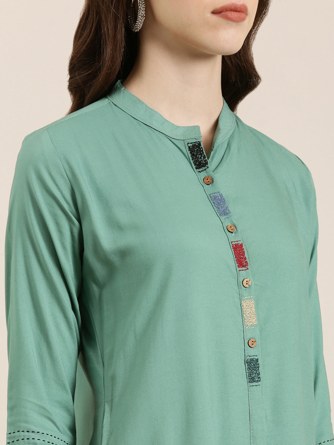 Women's Sea Green Mandarin Collar Thread Work Straight Kurta