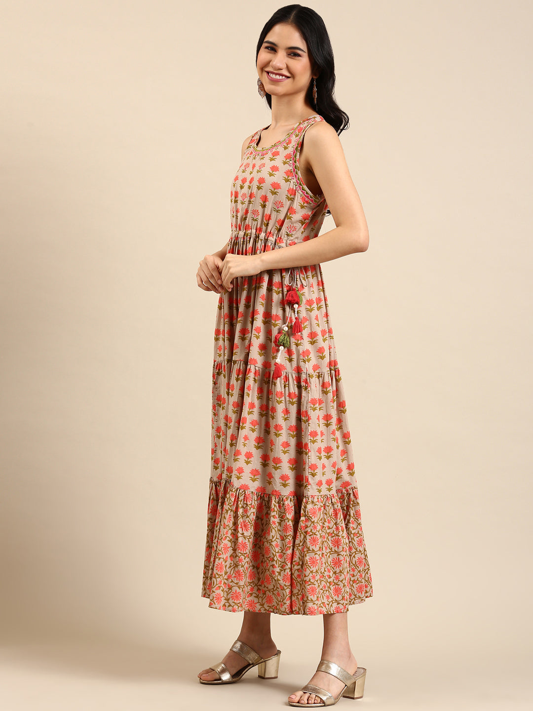 Women's Beige Floral Embroidered Floral Anarkali Kurta