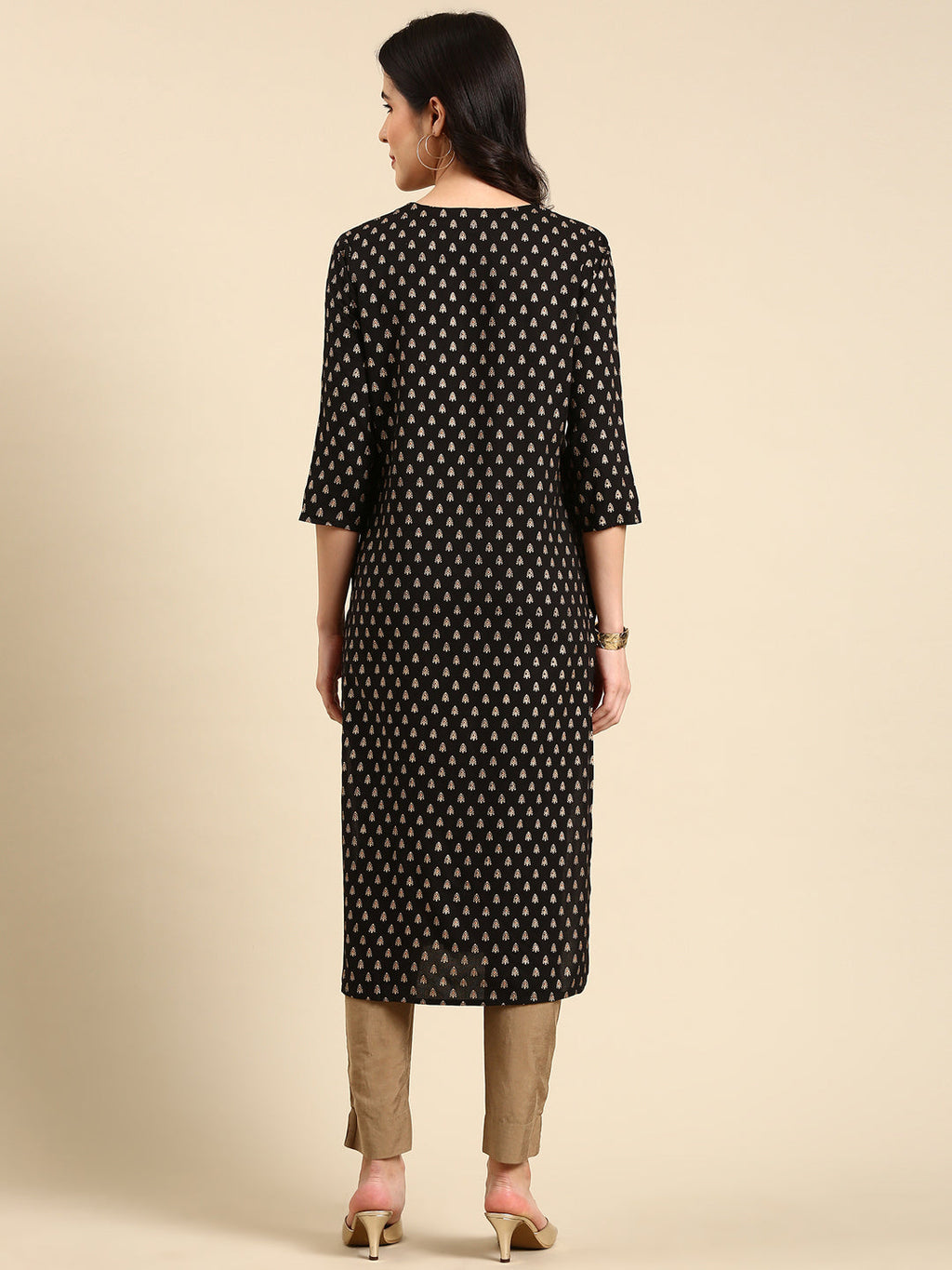 Women's Black Ethnic Motifs Printed Round Neck Straight Kurta
