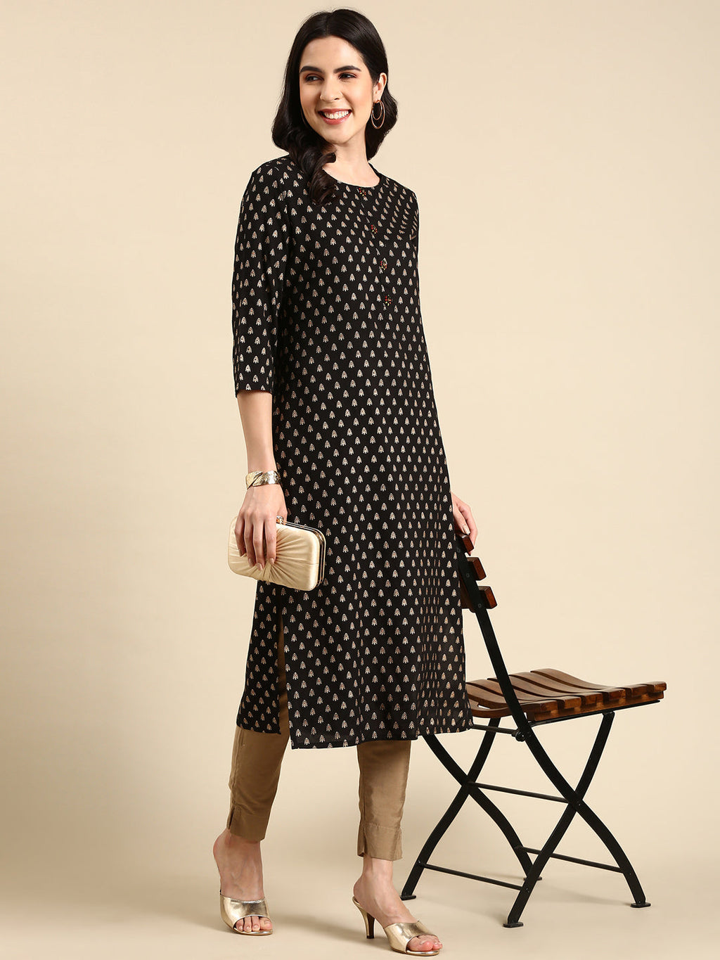 Women's Black Ethnic Motifs Printed Round Neck Straight Kurta