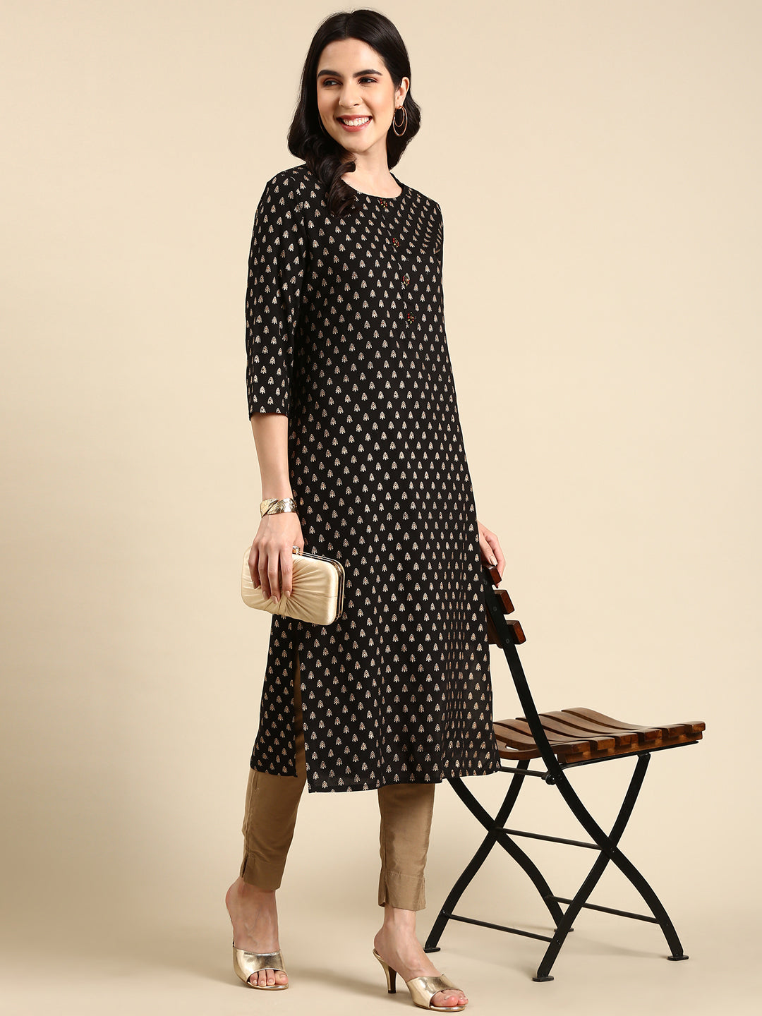 Women's Black Ethnic Motifs Printed Round Neck Straight Kurta