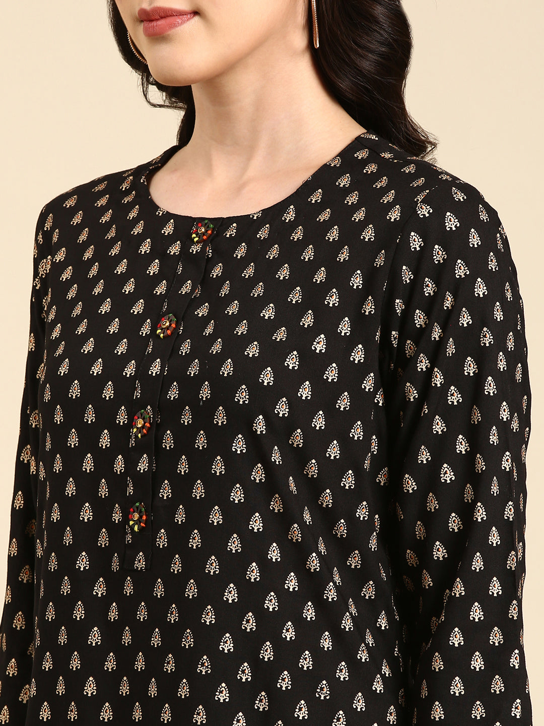 Women's Black Ethnic Motifs Printed Round Neck Straight Kurta