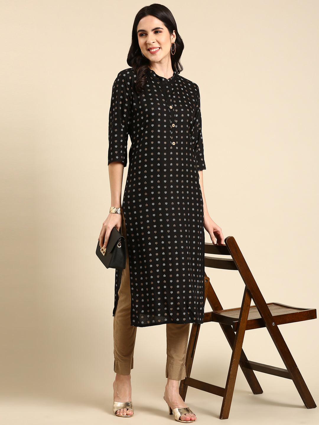 Women's Black Mandarin Collar Ethnic Motifs Printed Straight Kurta