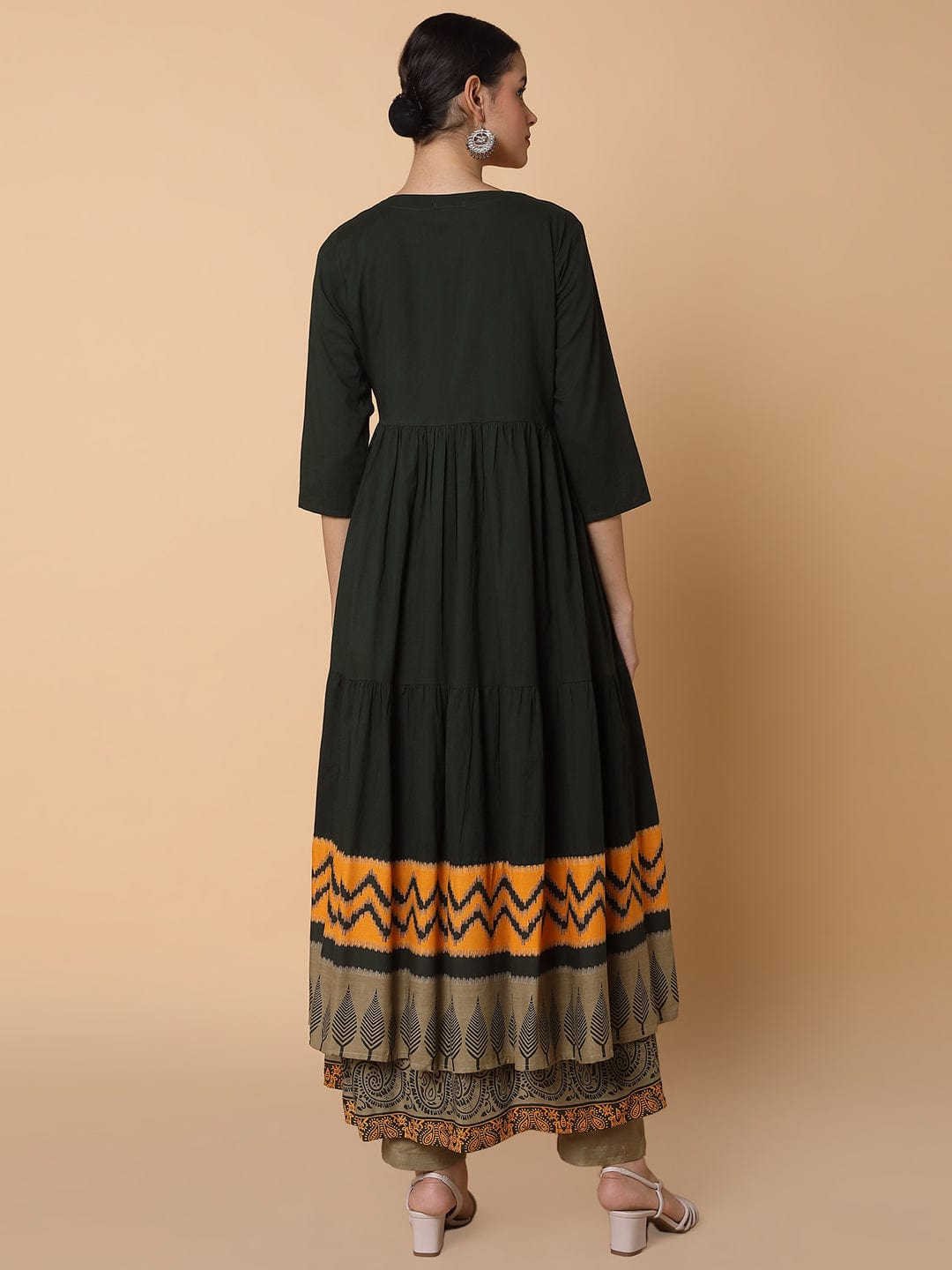 Women's Ethnic Motifs Green Anarkali Kurta with Shrug