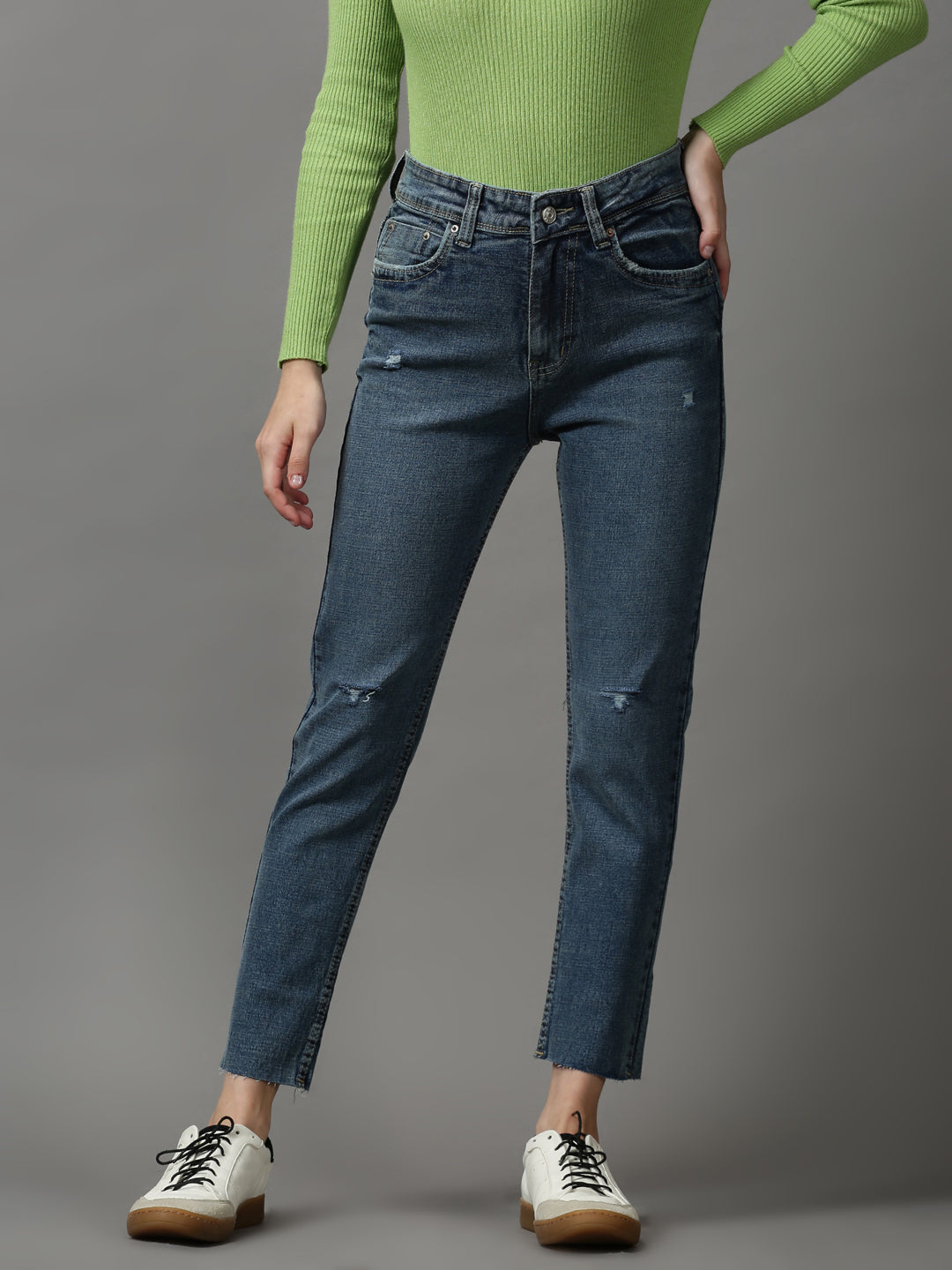 Women's Blue Slim Fit Mildly Distressed Light Fade Stretchable Denim Jeans