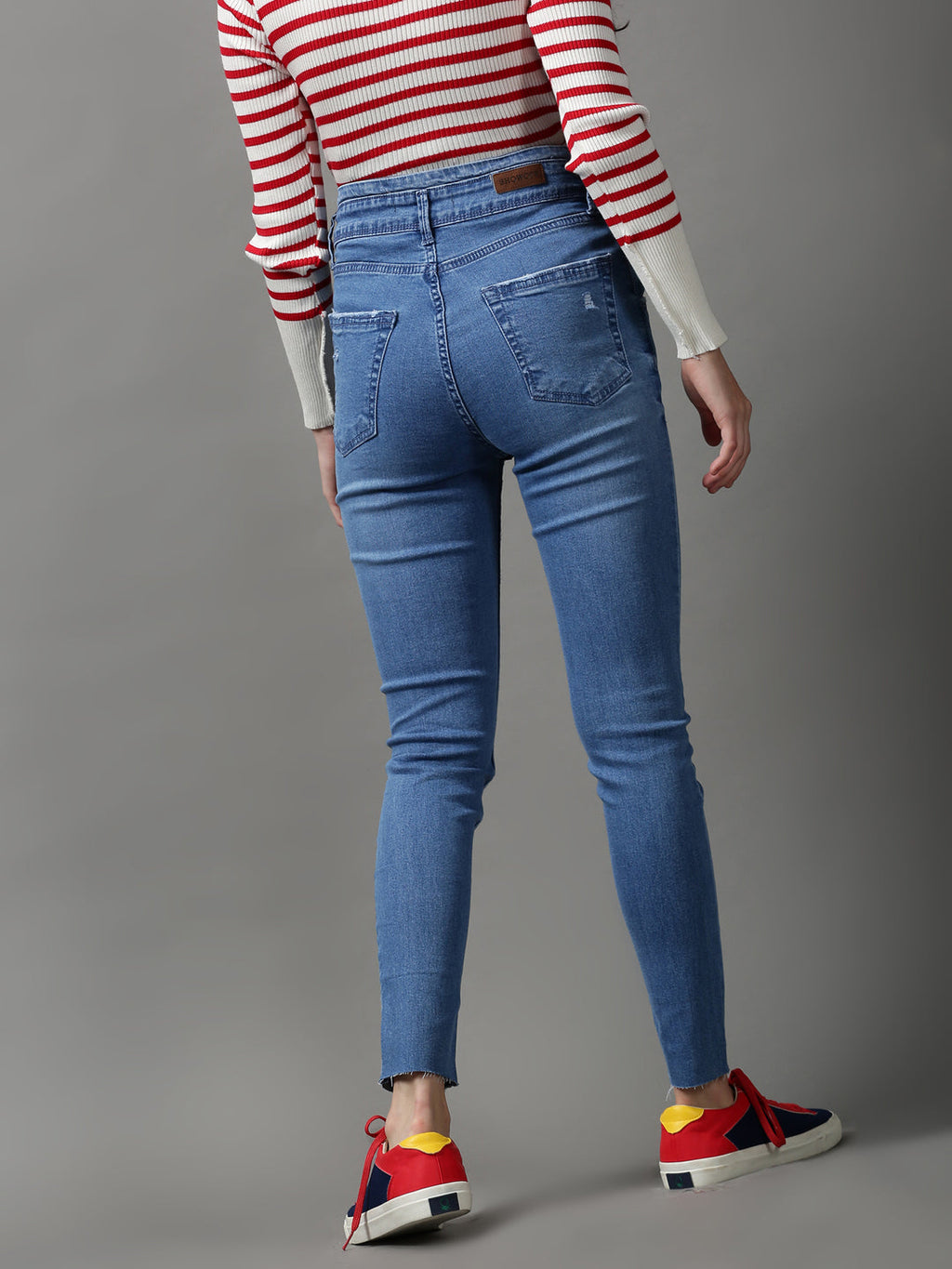 Women's Blue Skinny Fit Mildly Distressed Light Fade Stretchable Denim Jeans