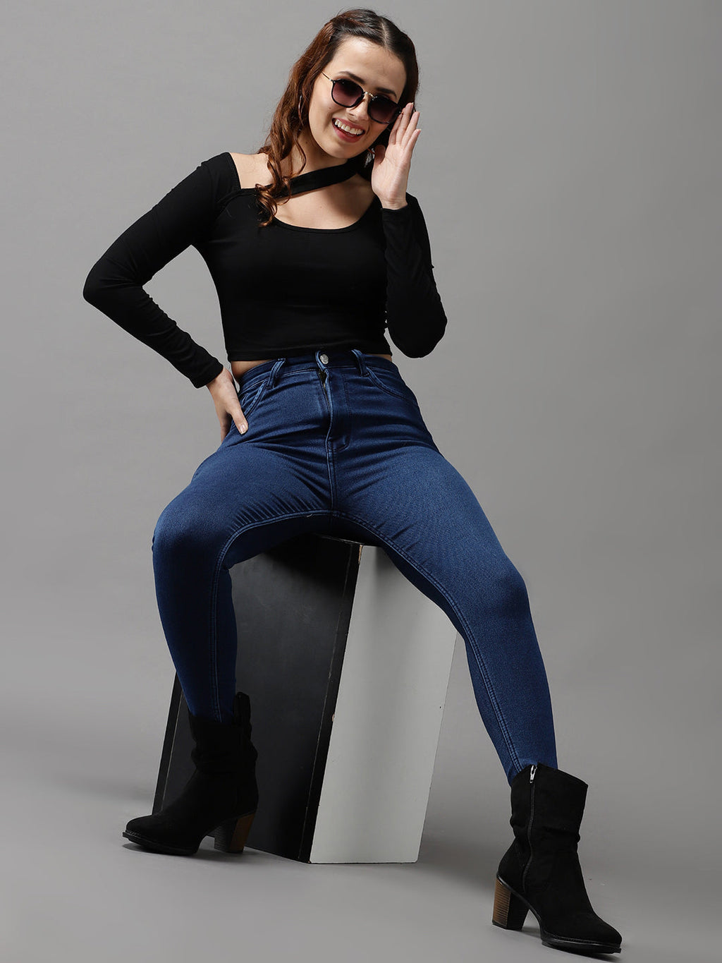 Women's Solid Blue Skinny Fit Denim Jeans