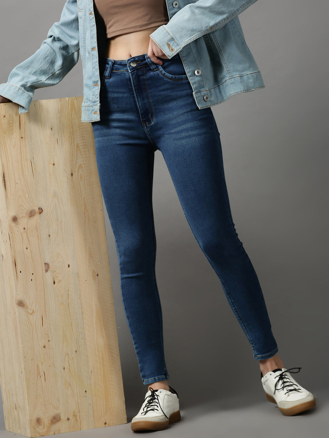 Women's Blue Skinny Fit Light Fade Stretchable Denim Jeans