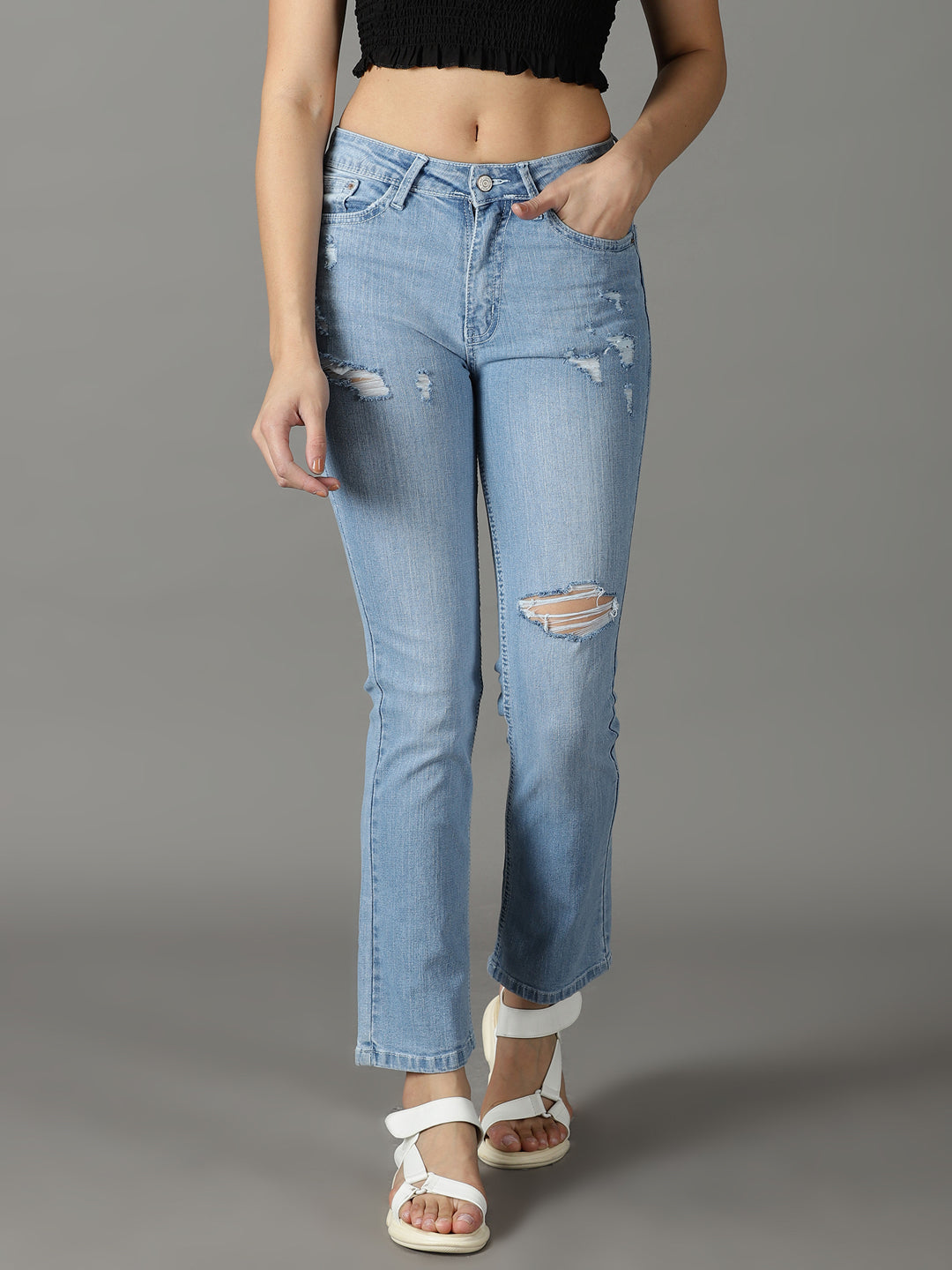 Women's Blue Relaxed Fit High-Rise Mildly Distressed Light Fade Stretchable Cotton Jeans