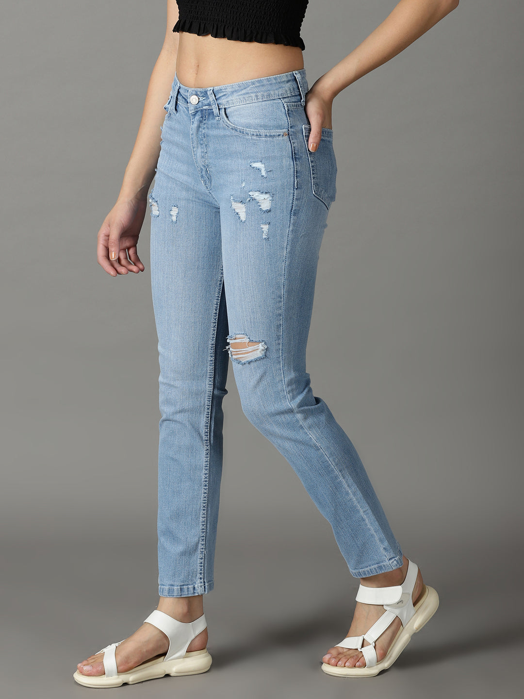 Women's Blue Relaxed Fit High-Rise Mildly Distressed Light Fade Stretchable Cotton Jeans