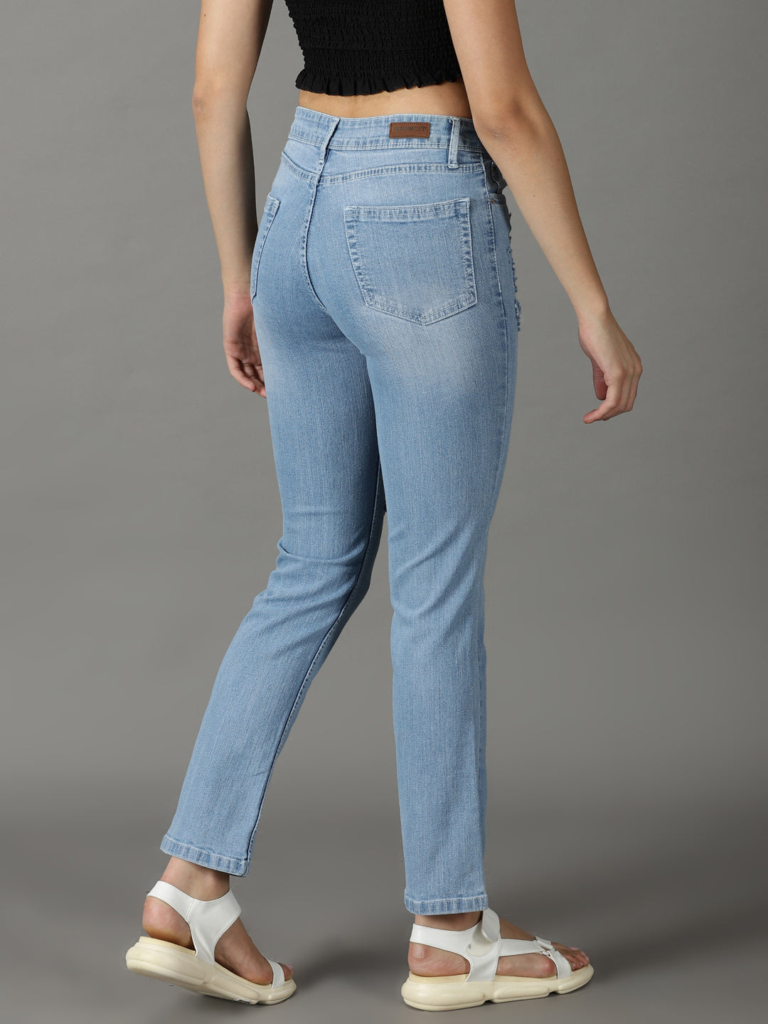 Women's Blue Relaxed Fit High-Rise Mildly Distressed Light Fade Stretchable Cotton Jeans