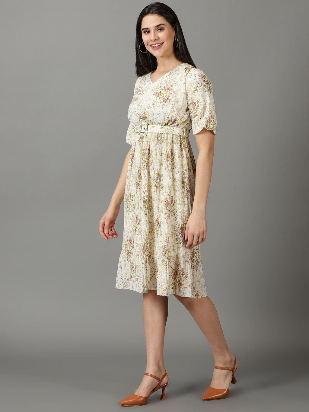 Women's Off White Floral Printed Fit & Flare Dress With Belt