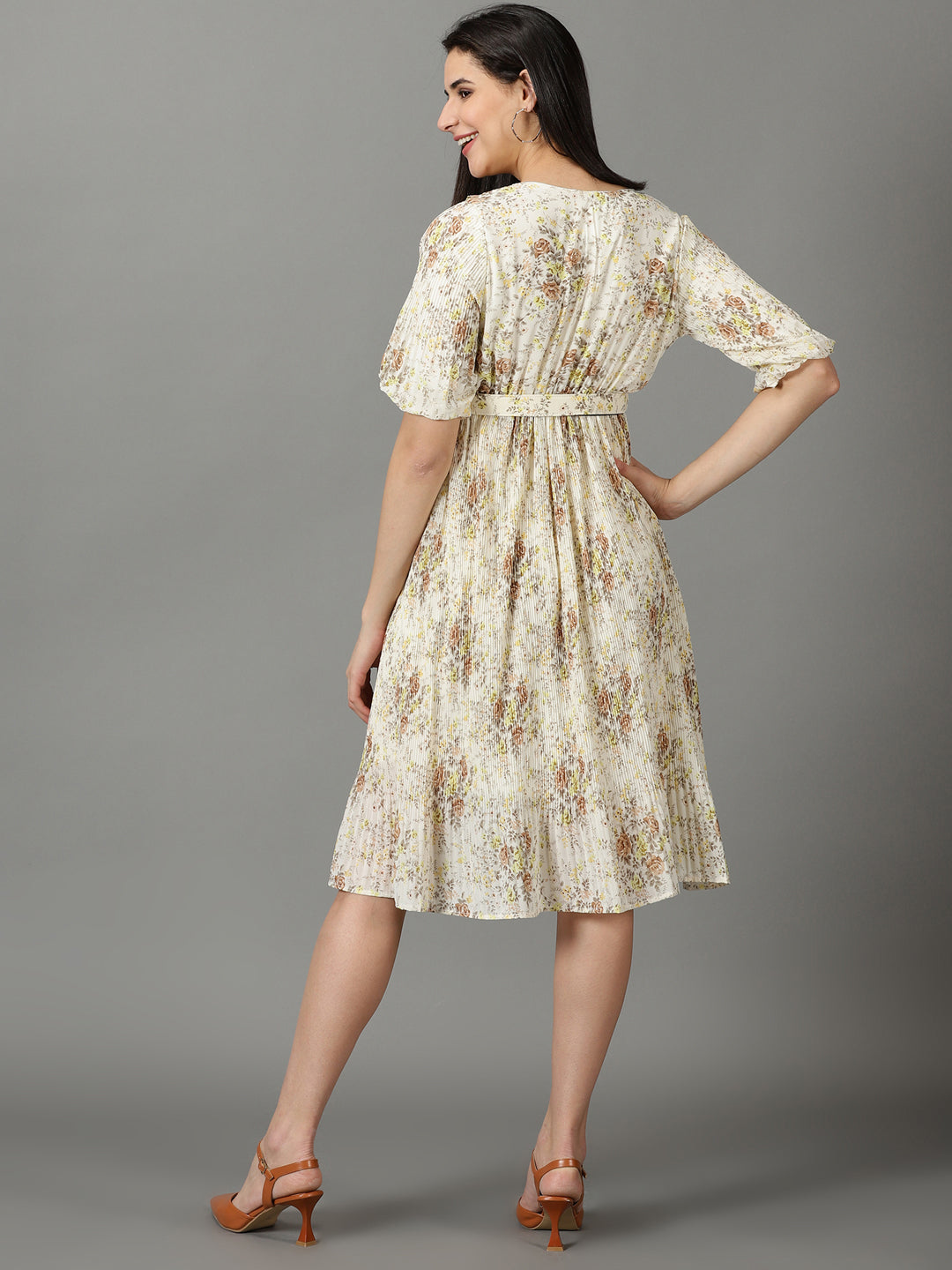 Women's Off White Floral Printed Fit & Flare Dress With Belt