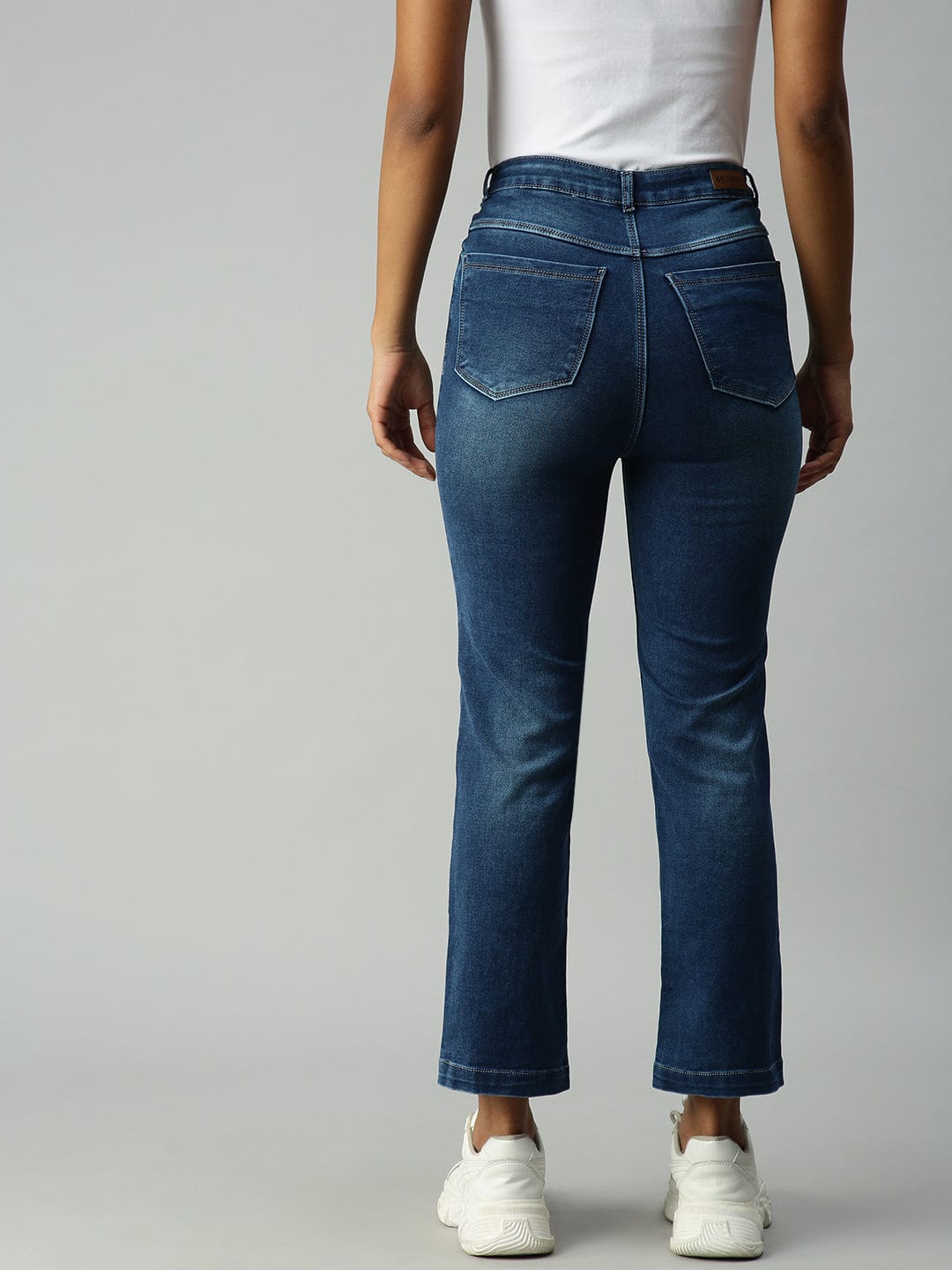 Women's Blue Relaxed Fit High-Rise Light Fade Stretchable Jeans