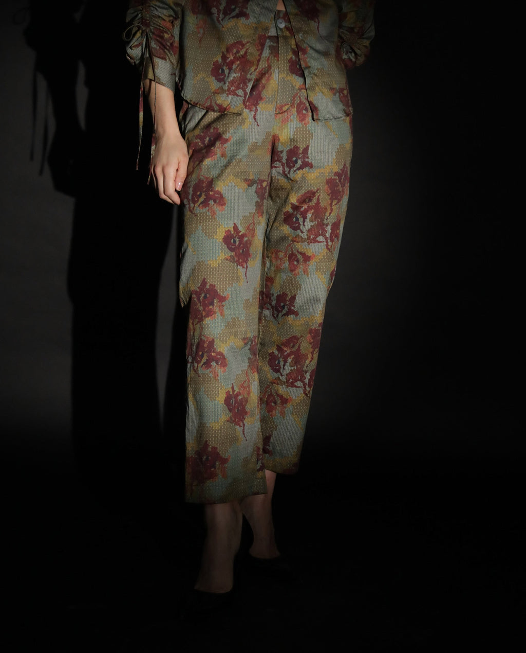 Rareism Women's Milan Olive Cotton Floral Print Ankle Length Tailored Trouser