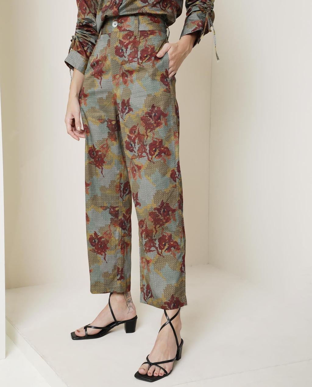 Rareism Women's Milan Olive Cotton Floral Print Ankle Length Tailored Trouser