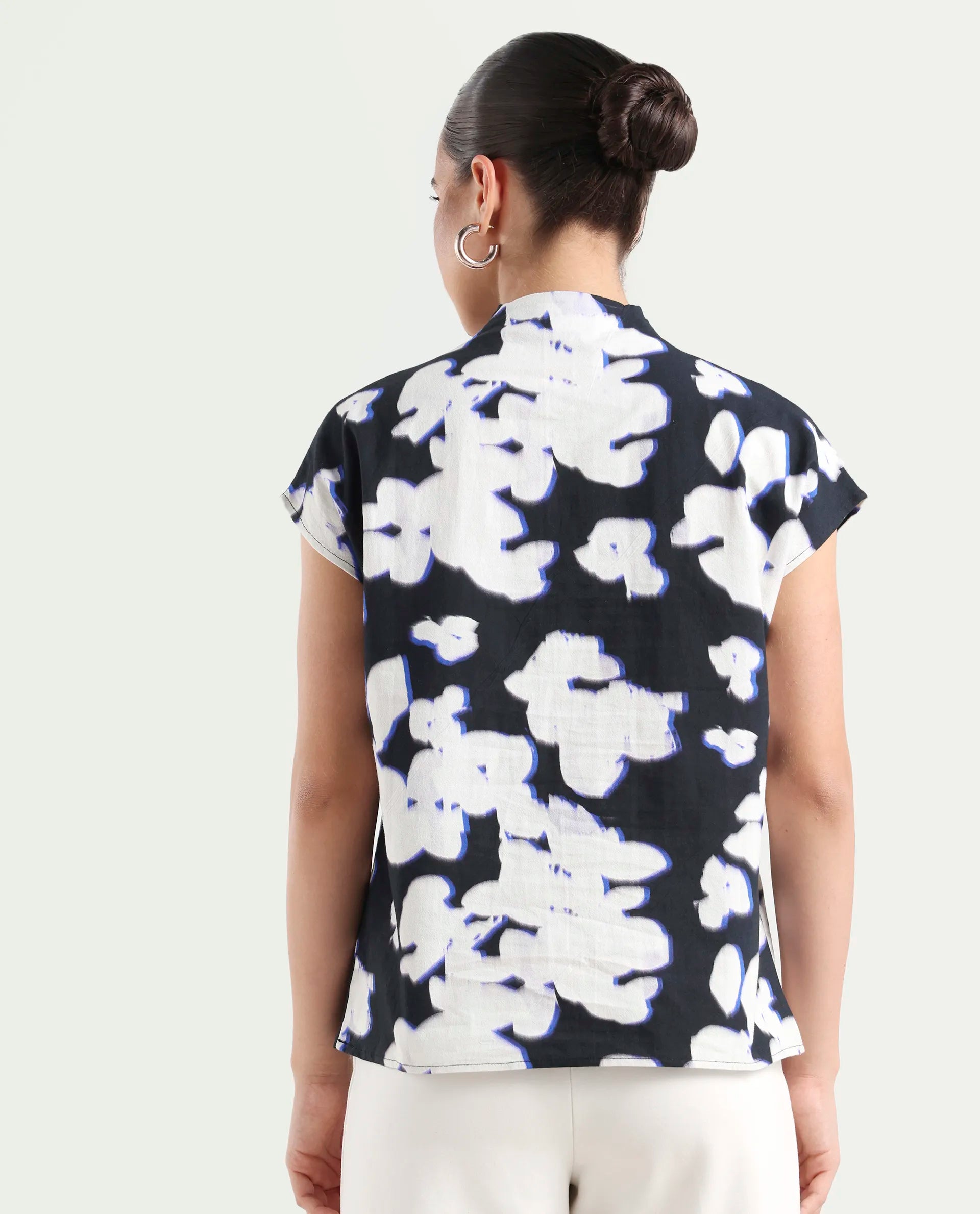 Rareism Women's Janfara T Black Cotton V-Neck Abstract Print Extended Sleeves Regular Fit Top