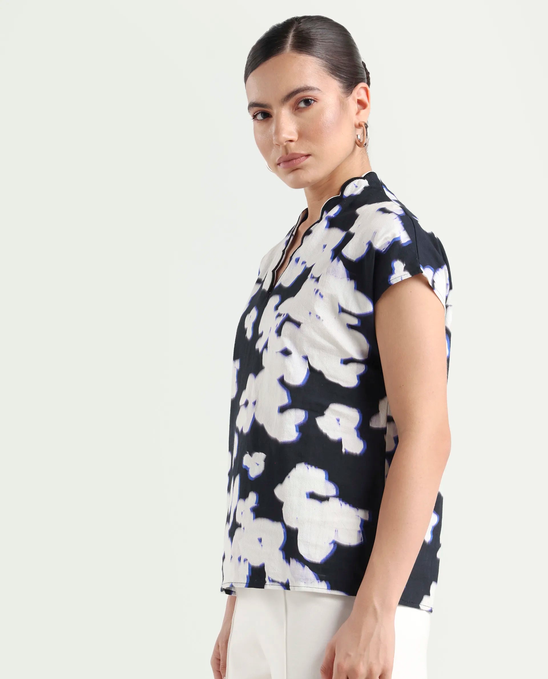 Rareism Women's Janfara T Black Cotton V-Neck Abstract Print Extended Sleeves Regular Fit Top