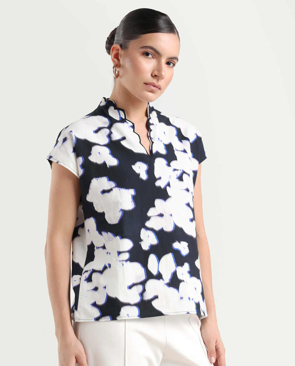 Rareism Women's Janfara T Black Cotton V-Neck Abstract Print Extended Sleeves Regular Fit Top