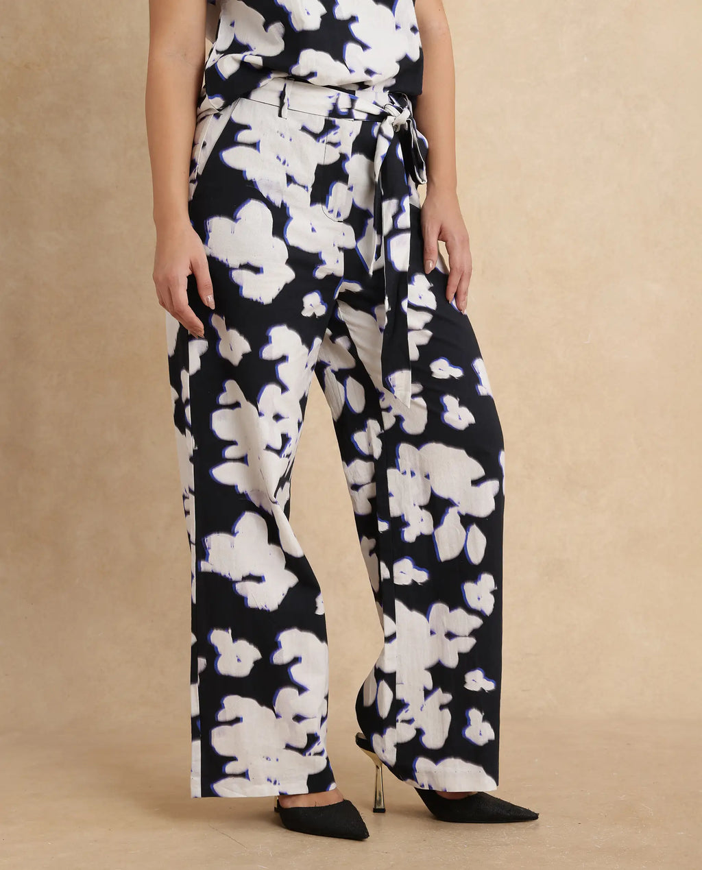 Rareism Women's Janfara B Black Cotton Abstract Print Ankle Length Wide Trouser