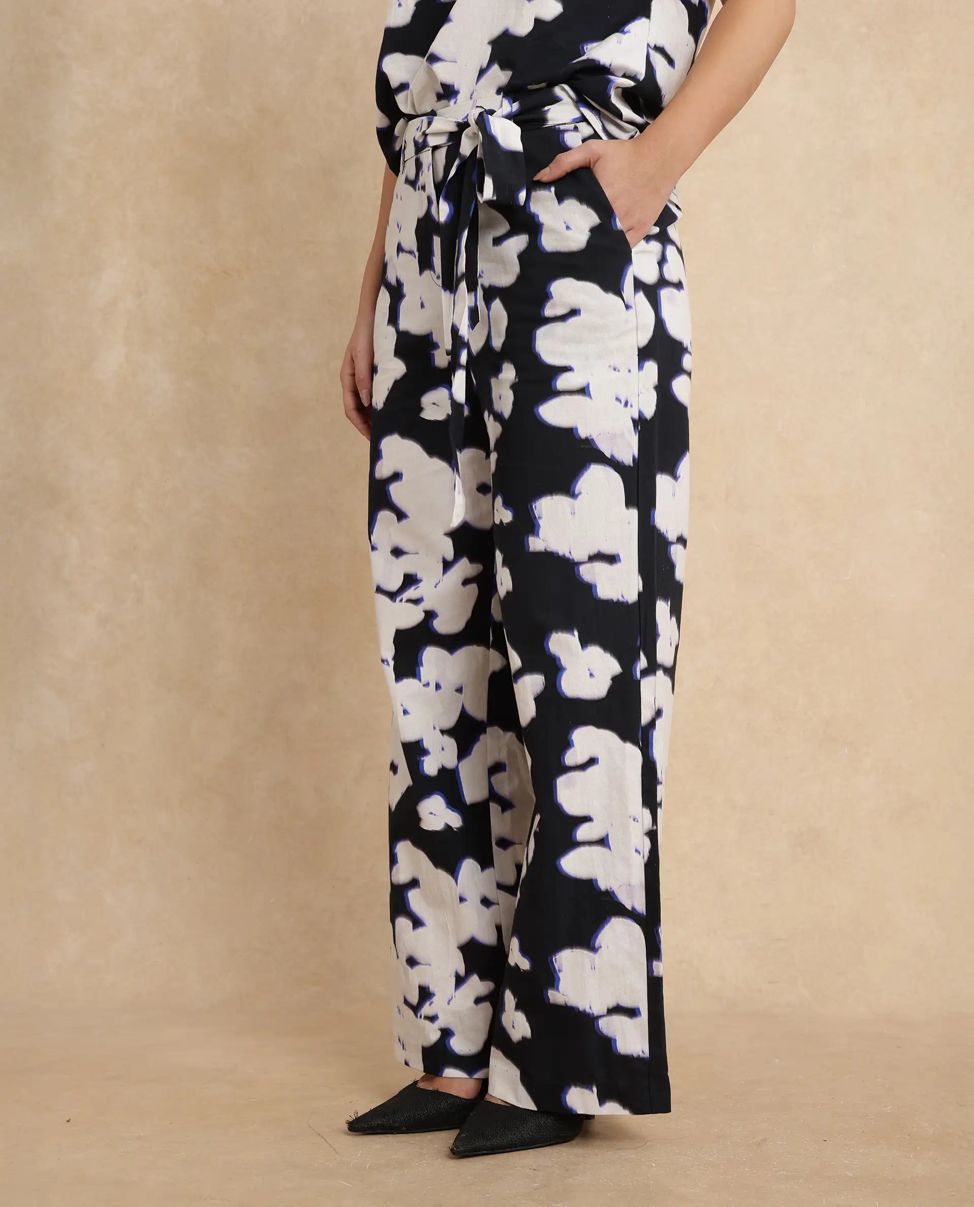 Rareism Women's Janfara B Black Cotton Abstract Print Ankle Length Wide Trouser