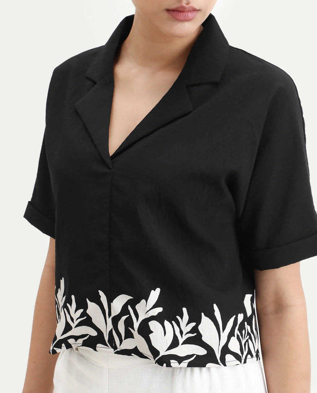 Rareism Women's Janhemo Black Viscose Blend Lapel Neck Floral Print Crop Boxy Fit Top