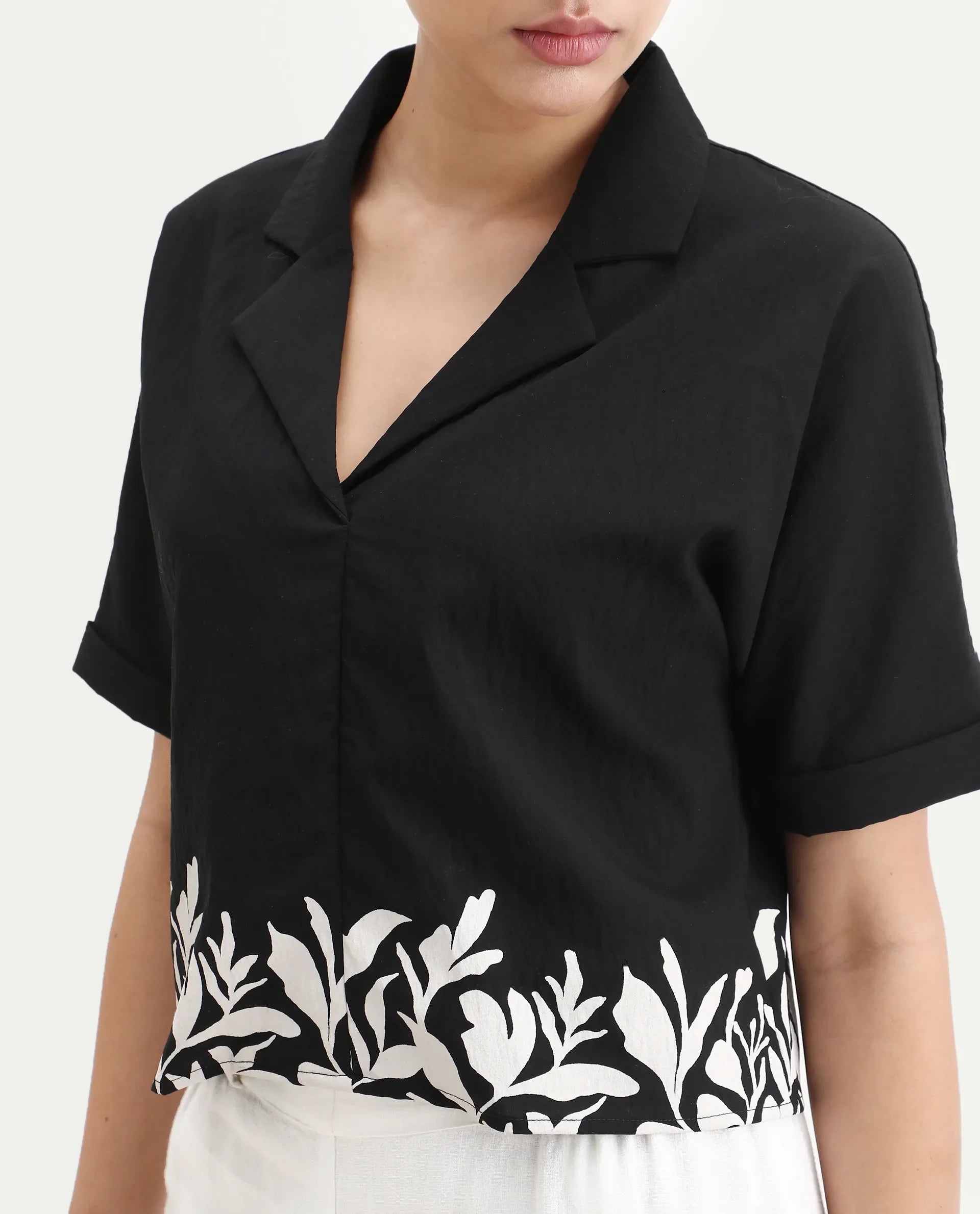 Rareism Women's Janhemo Black Viscose Blend Lapel Neck Floral Print Crop Boxy Fit Top
