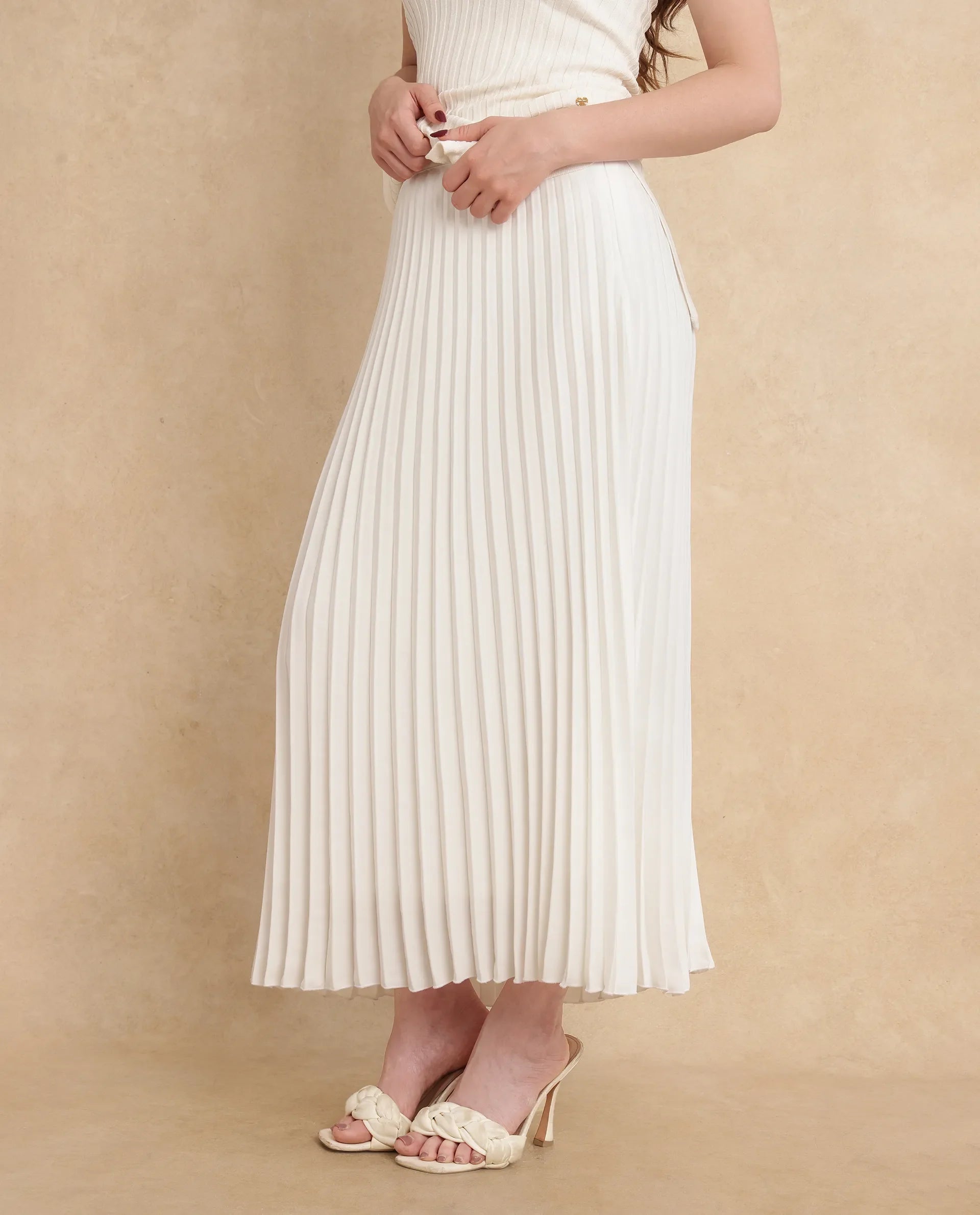 Rareism Women's Jansu Off White Polyester Plain Midi Flared Skirt