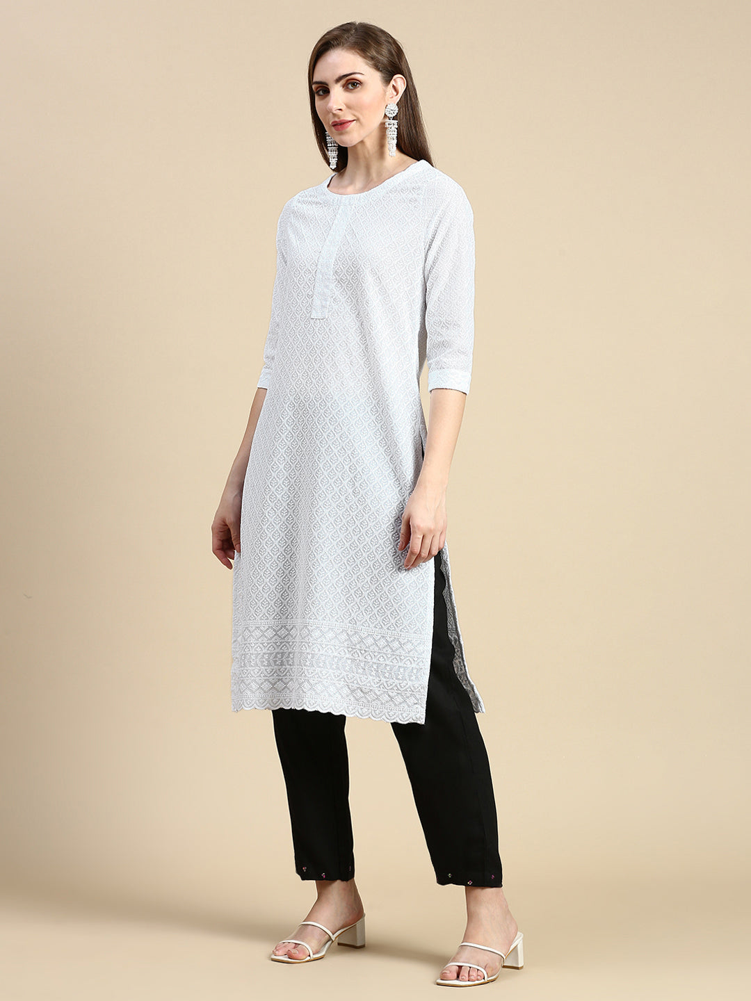Women's Floral Chikankari White Straight Kurta