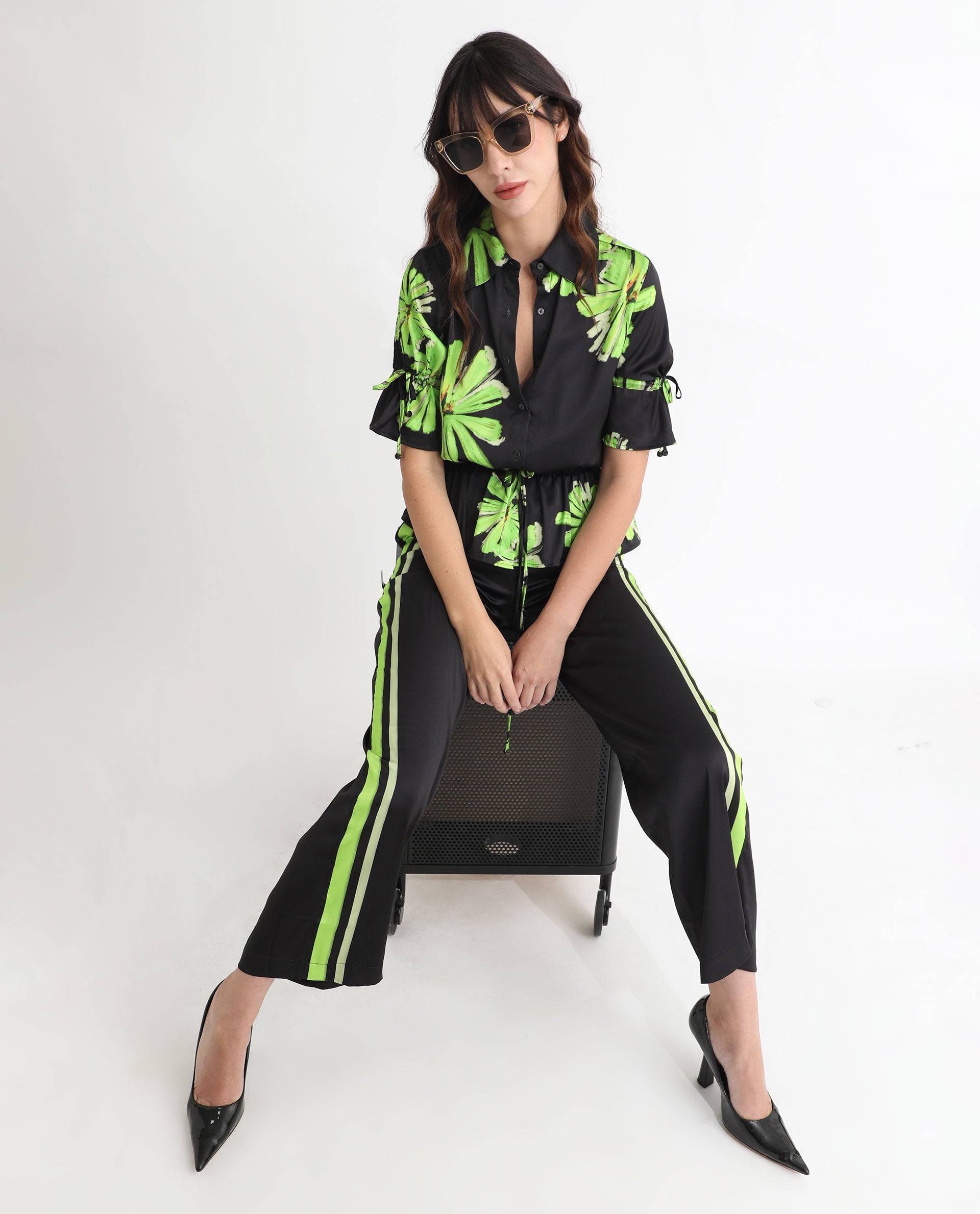 Rareism Women's Murphy Black Polyester Spread Collar Floral Print Regular Fit Top