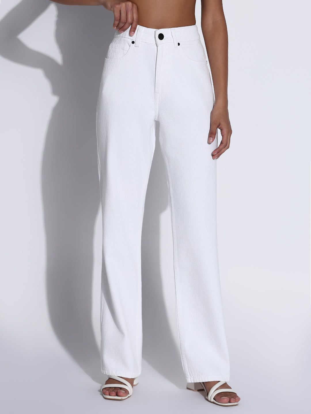 Women's Solid White Straight Fit Jeans