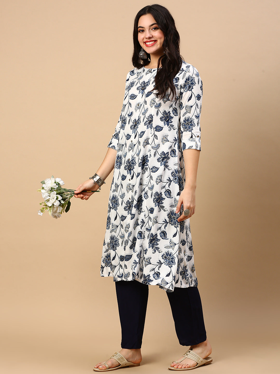Women's White Floral Straight Kurta