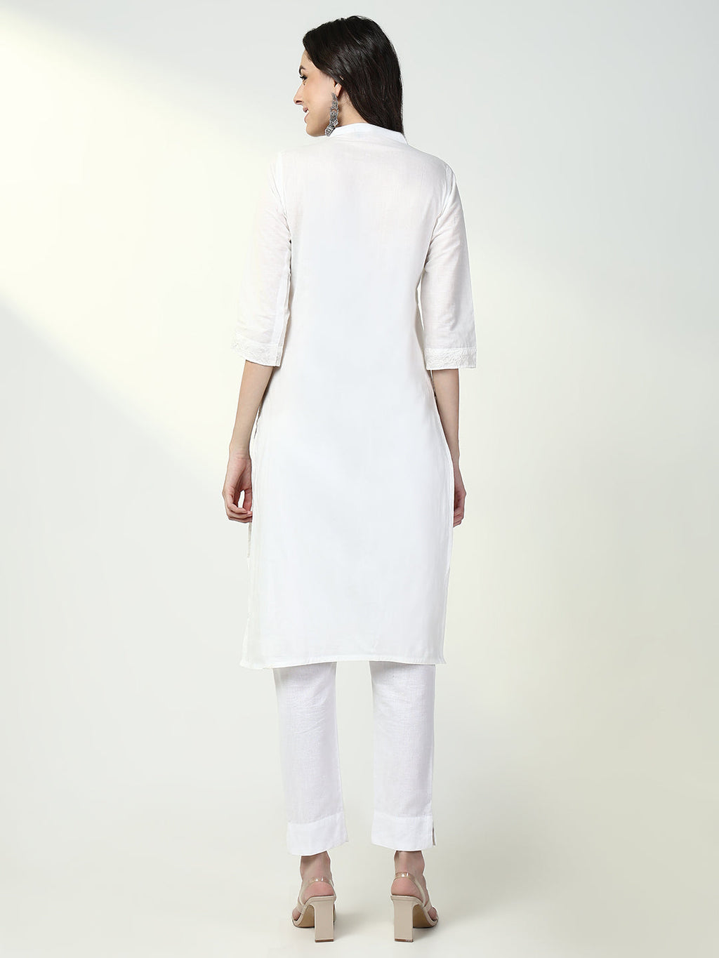 Women's White Solid Straight Kurta