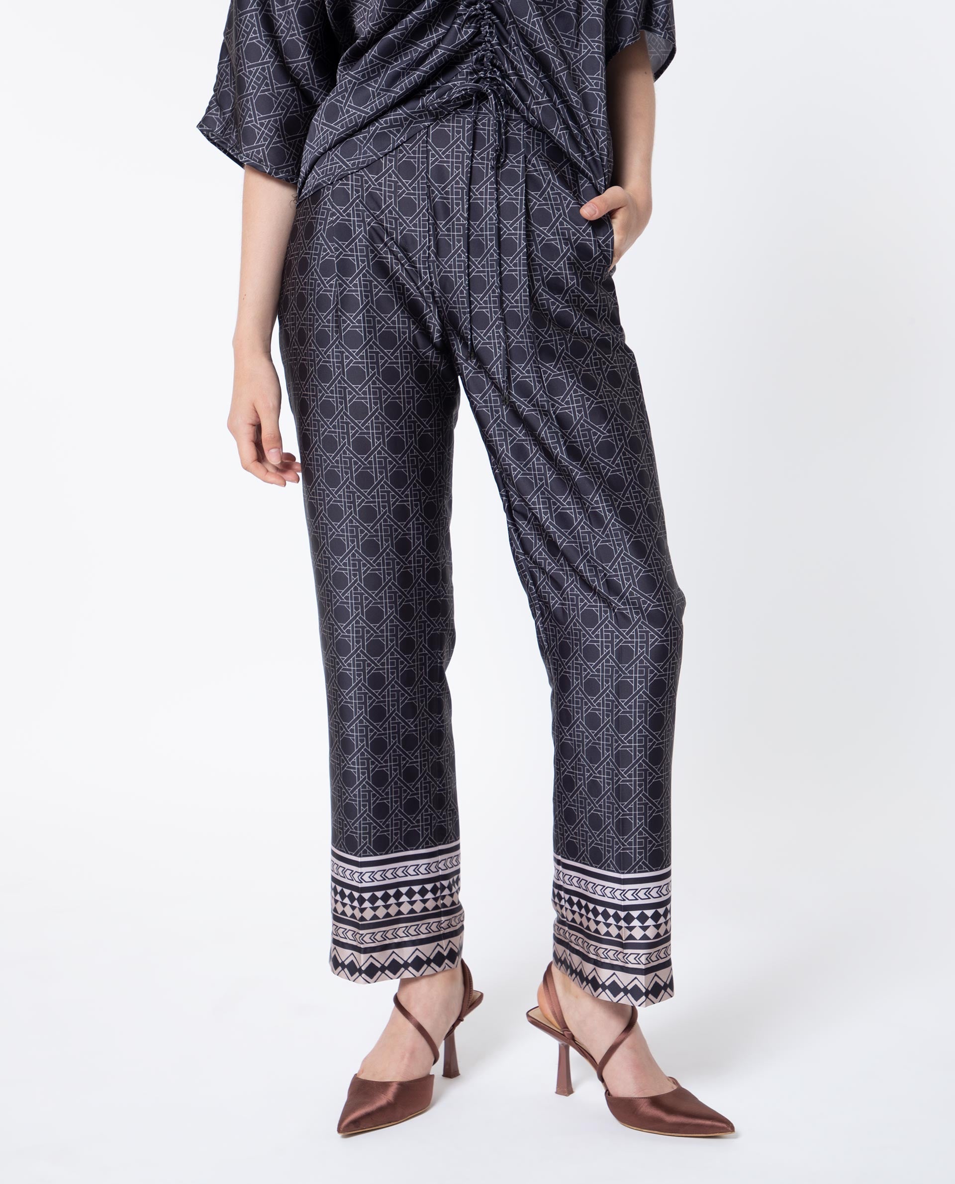 Rareism Women's Sepiat Dark Black Polyester Geometric Print Ankle Length Relaxed Fit Trouser