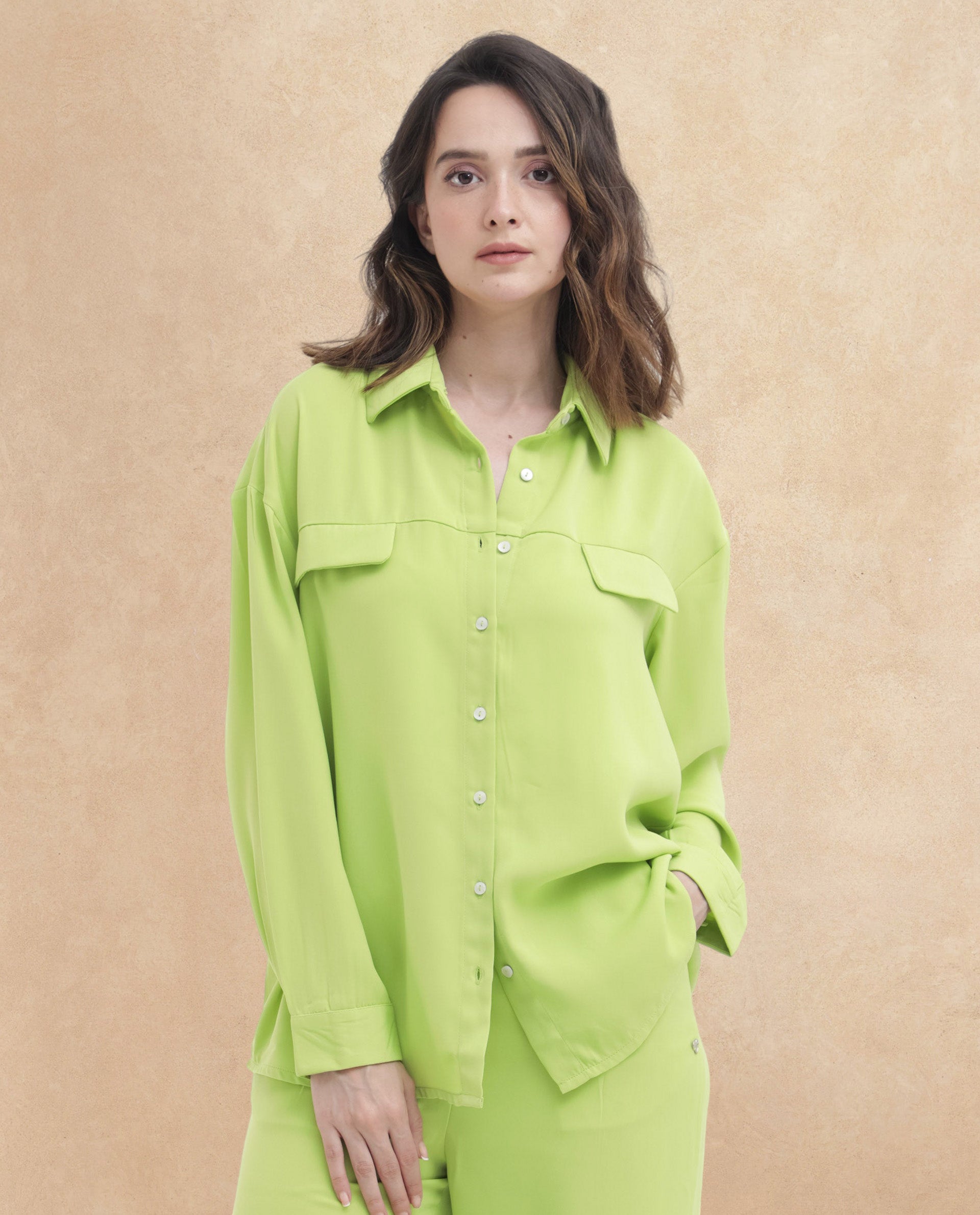 Rareism Women's Sergey-T Green Polyester Drop Collar Plain Cuffed Sleeve Regular Fit Top