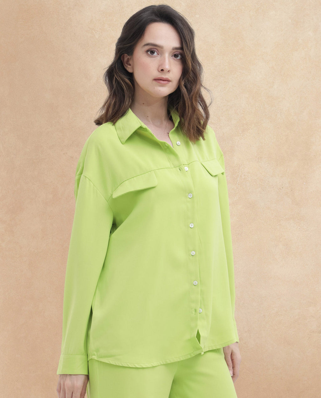 Rareism Women's Sergey-T Green Polyester Drop Collar Plain Cuffed Sleeve Regular Fit Top