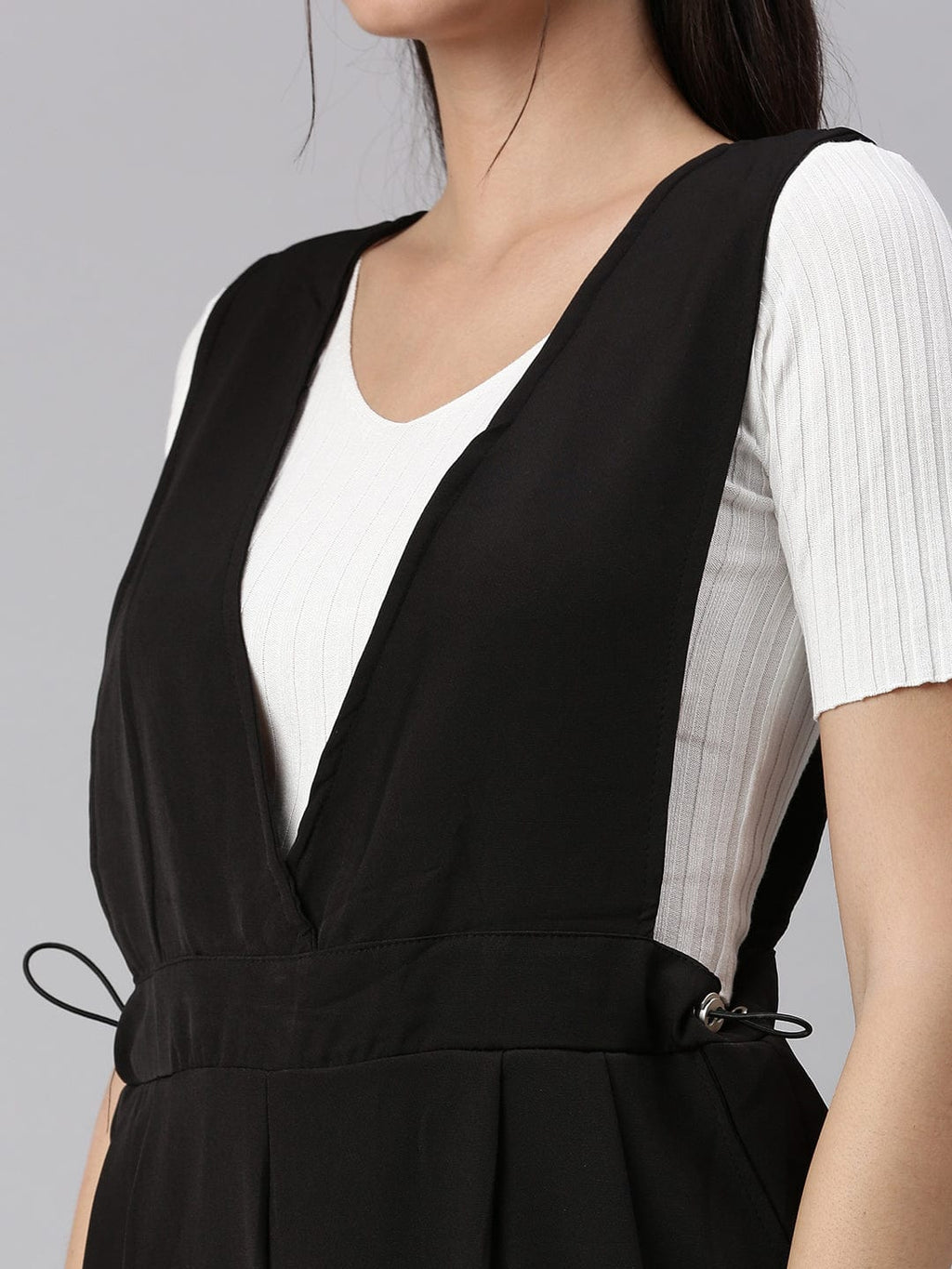 Women's Black Solid V-Neck Polyester Culotte Jumpsuit
