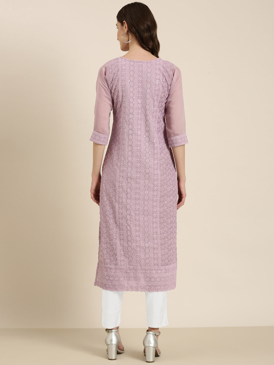 Women's Lavender Ethnic Motif Embroidered Straight Kurta
