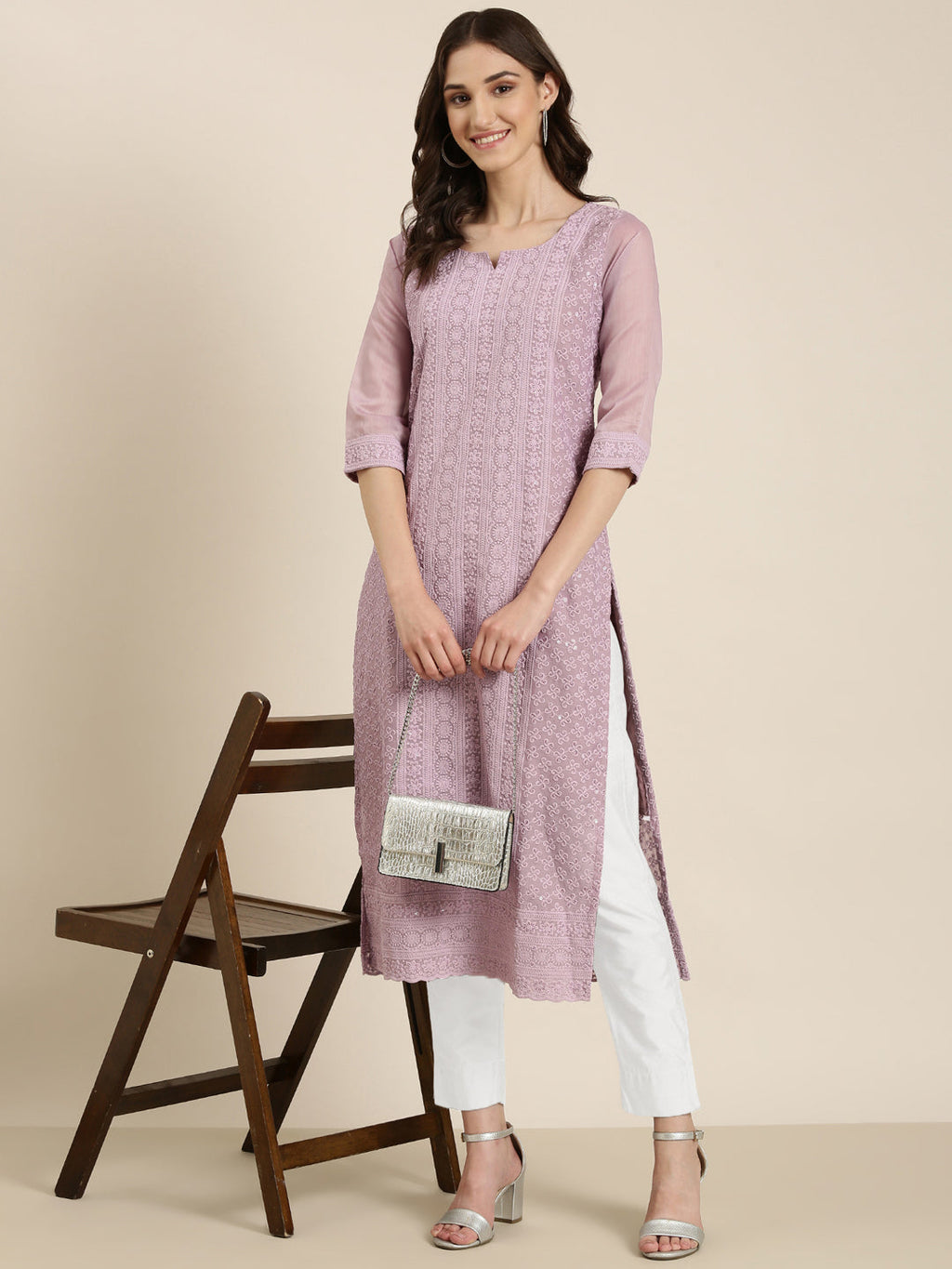 Women's Lavender Ethnic Motif Embroidered Straight Kurta
