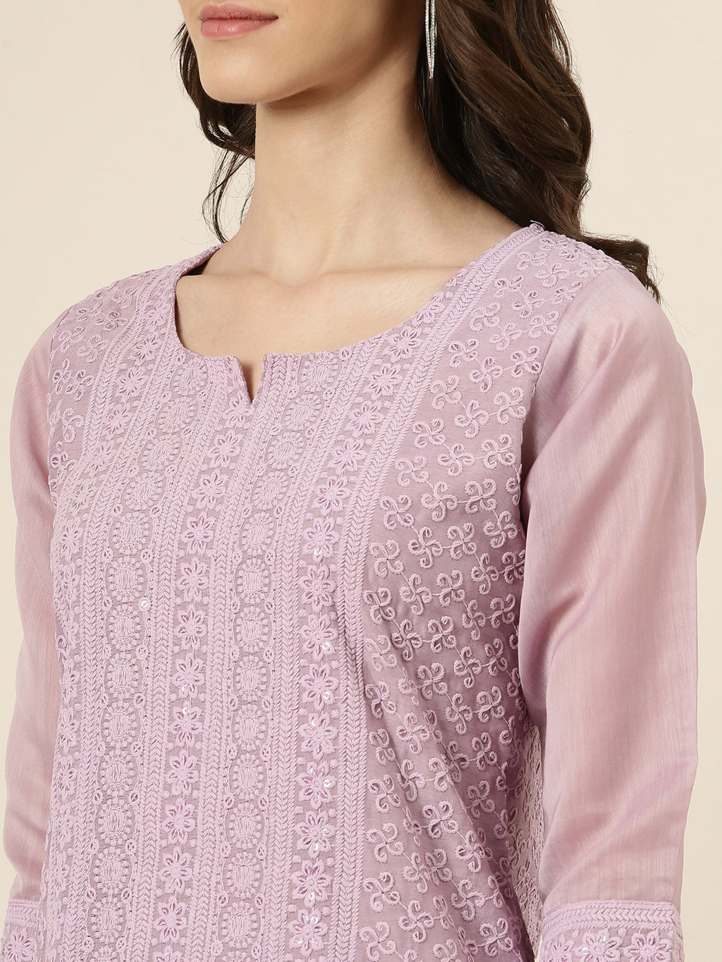 Women's Lavender Ethnic Motif Embroidered Straight Kurta