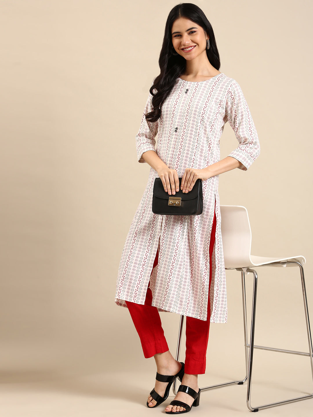 Women's White Geometric Printed Round Neck Straight Kurta